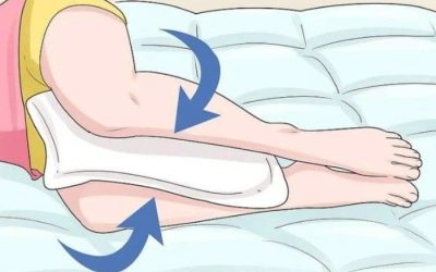 The little-known benefits of putting a pillow between your knees at night