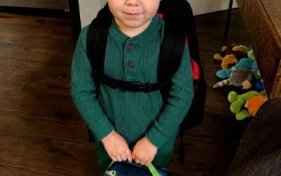 Every morning before the sun came up, I packed his small lunchbox, kissed his hair, and repeated the same reminder before school.  “Eat it all, okay? You’re growing.”  He would nod, wrap his little arms around me, then hurry toward the bus with his backpack bouncing behind him.  Money had been difficult for months, but I always made sure Noah had something to eat.  Some days, it was nothing fancy.  A sandwich. An apple. A few crackers. Whatever I could stretch from that week’s groceries.  But I believed one thing with my whole heart.  My son never went to school hungry.  At least, that was what I told myself.  Then, one Friday afternoon, his teacher called.  Her tone was kind, but there was something in her voice that made my stomach twist.  “Mrs. Miller, could you come in today? I need to speak with you about Noah.”  “Is he in trouble?” I asked quickly.  “No,” she replied. “Not really. It’s about his lunch.”  I went still.  “His lunch?”  She hesitated.  Then she asked the question that made my blood run cold.  “Do you know why Noah keeps arriving with an empty lunchbox?”  For a moment, I couldn’t answer.  “That’s not possible,” I said. “I pack his lunch every single morning.”  That same day, I rushed to pick Noah up from baseball practice.  The second he climbed into the car, I asked him gently but firmly.  “Sweetheart, has someone been taking your lunch?”  Noah’s face turned pale.  He shook his head.  “No,” he whispered.  I gripped the steering wheel, forcing myself to stay calm.  “Then what happened to it, baby?”  He looked down at his sneakers.  His small fingers twisted the strap of his backpack until his knuckles turned white.  And when he finally told me the truth, I felt my whole world stop. Full story in 1st comment 👇