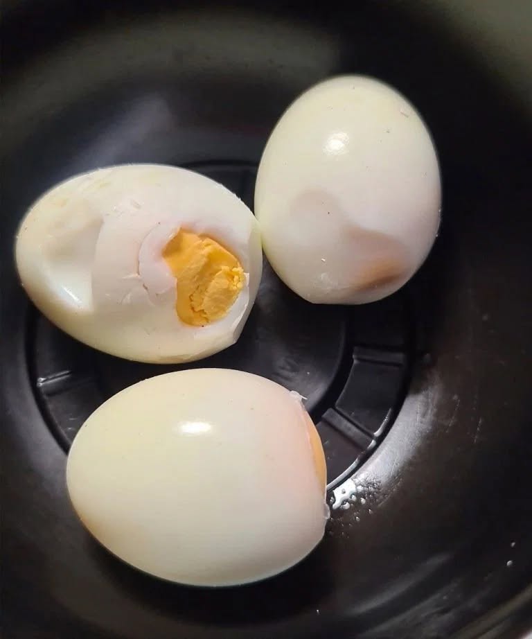 Doctors reveal that eating eggs in the morning causes …See more👇
